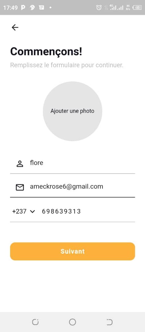 Chauffeur Step 4Remplissez le formulaire en inscrivant votre nom,e-mail/Gmail, numéro de téléphone fonctionnel,une photo de vous, ensuite tapez sur "suivant"